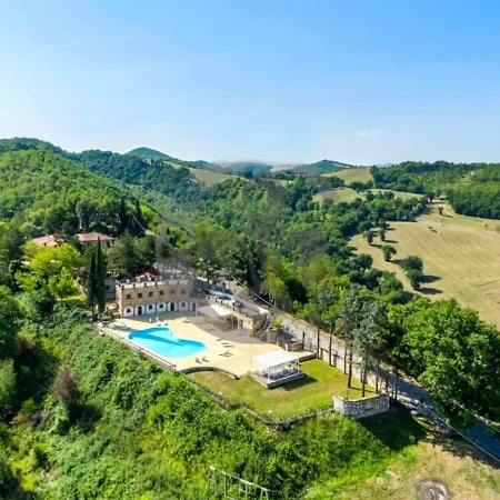 Majestic In With Private Pool Szálloda