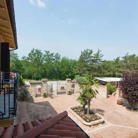 Majestic In With Private Pool Fermignano