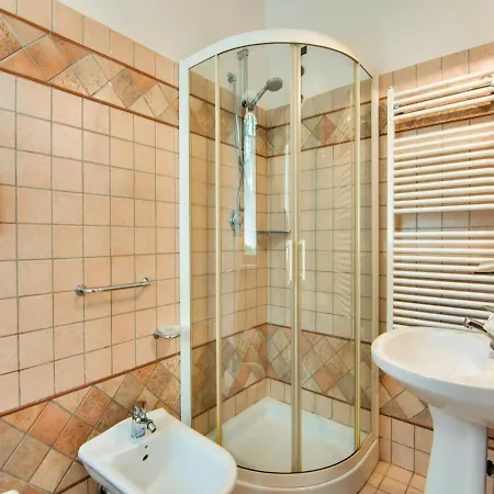 Majestic In With Private Pool Hotel