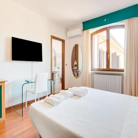 Majestic In With Private Pool Otel