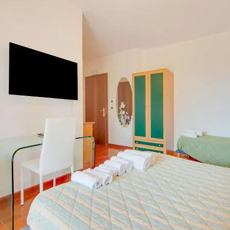 Majestic In With Private Pool Otel